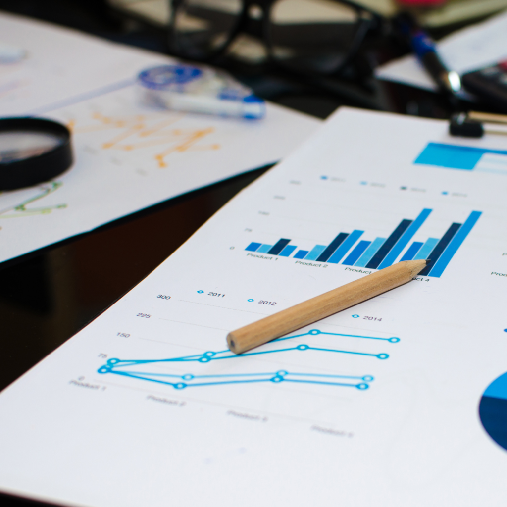Graphic showing reasons to perform a car finance check, including hidden fees and undisclosed commissions.