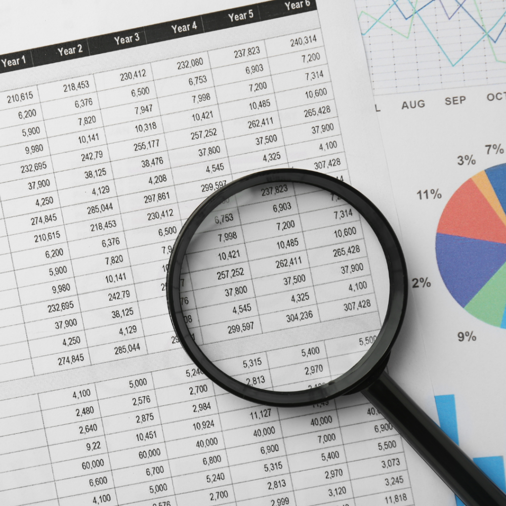 Infographic illustrating factors affecting car finance compensation including interest rate difference, loan amount, loan duration, and hidden fees.